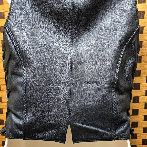 Women's Black Leather Vest - Picture 5 of 9